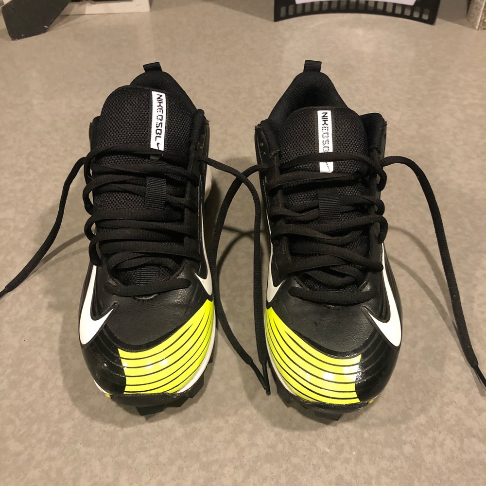 Softball Shoes. - Picture 2 of 7